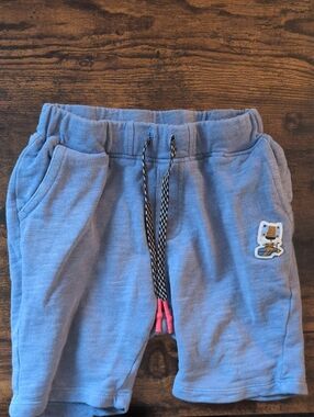 💙2/$20💙 Souris mini Blue Shorts with Playful Patch 18-24M